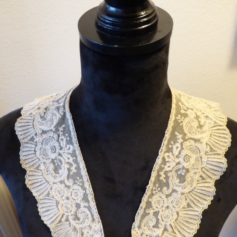 VINTAGE ANTIQUE 16” VICTORIAN CREAM LACE COLLAR - Picture 10 of 16